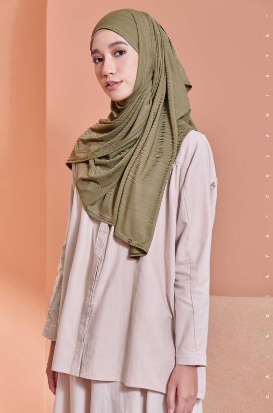 IRONLESS : AIR SCARF IN OLIVE