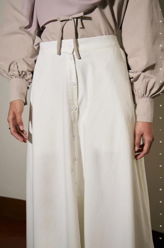 ANNE SKIRT IN OFF WHITE (FULLY LINED)