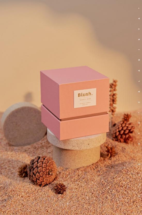 BLUSH SCENTED CANDLE IN NORDIC PINE