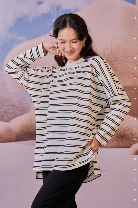 COMFORTWEAR CHEER : BATWING SHIRT IN OFF WHITE