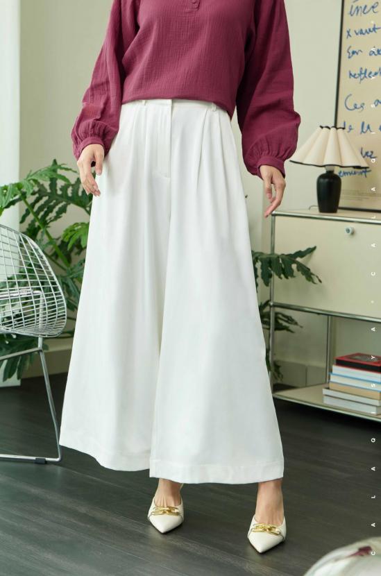 ESME WIDE PANTS IN OFF WHITE (FULLY LINED)