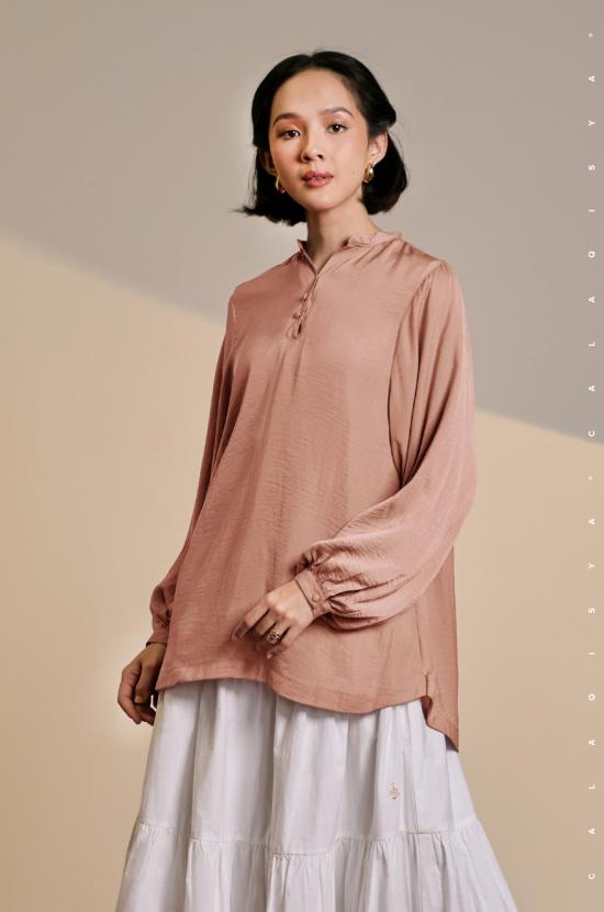 LAUREL BALLOON SLEEVE TOP IN DUSTY CORAL (FULLY LINED)