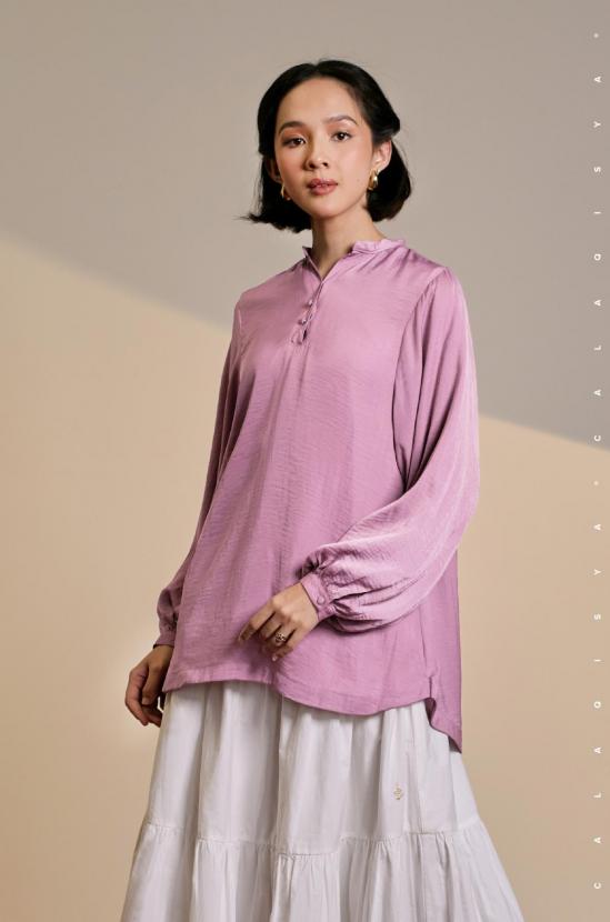 LAUREL BALLOON SLEEVE TOP IN PASTEL LAVENDER (FULLY LINED)