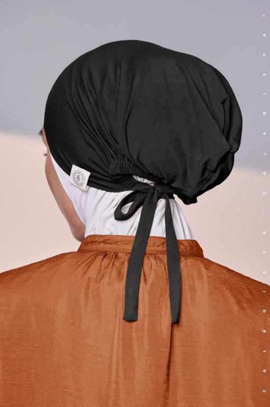 TIE BACK BONNET CAP IN BLACK (ODOURLESS)