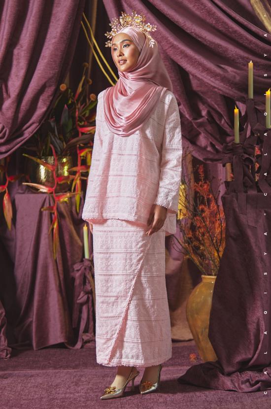 WARDAH IN ICY PINK